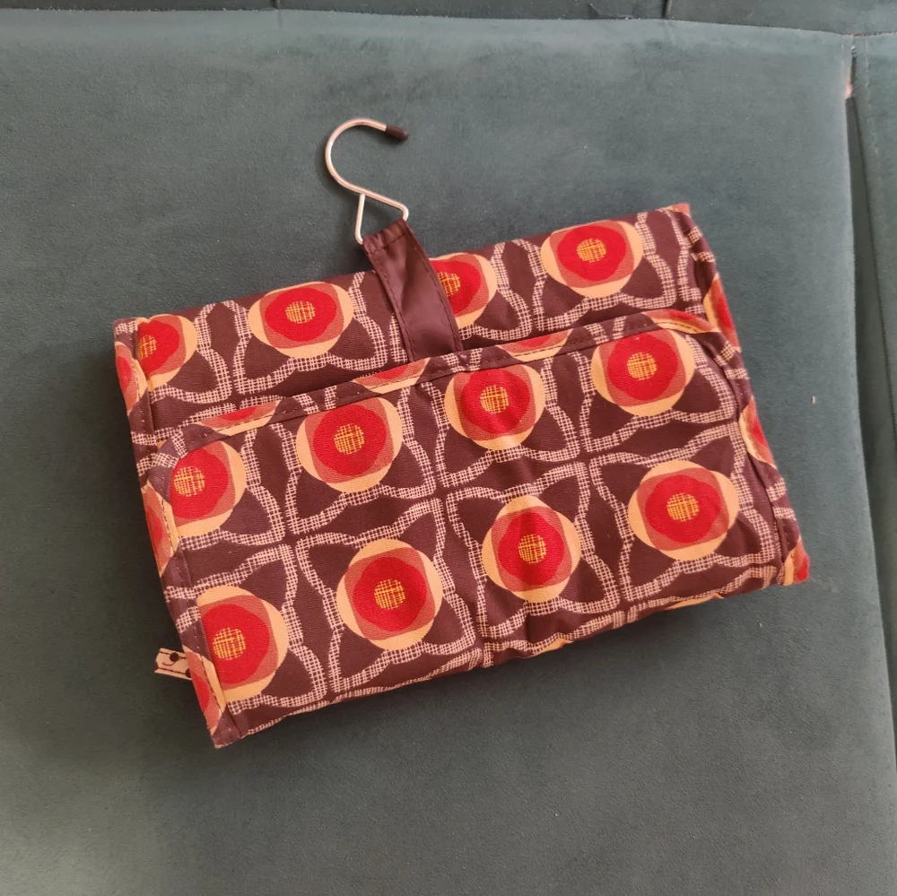 Cosmetic travel bag